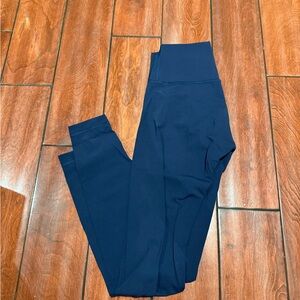 Lululemon train time high-rise tight size 4 blue leggings